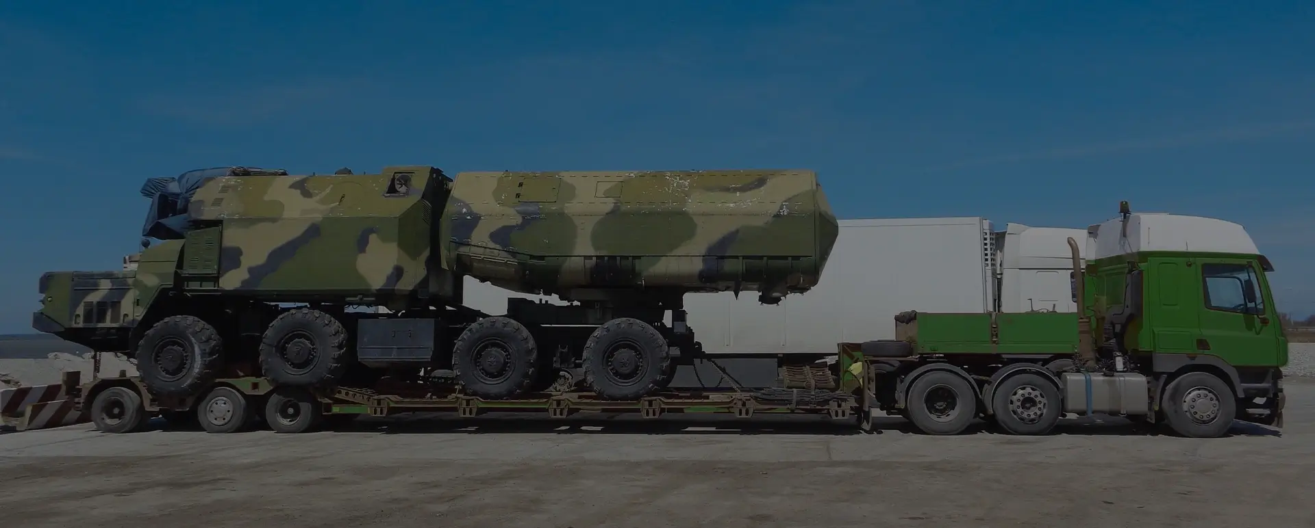 Доставка техники и ракет в селе Новоегорьевское (Сибирский округ - Алтайский край) специальным воинским автотранспортом по договору