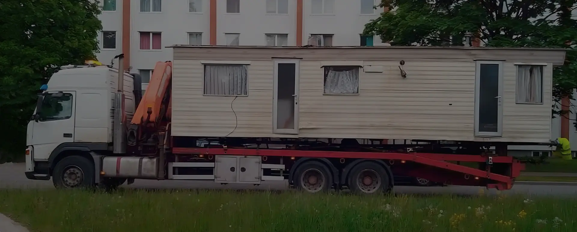 Получить онлайн цены на доставку низким тралом дом вагона в селе Новоегорьевское (Сибирский округ - Алтайский край) на сайте самостоятельно
